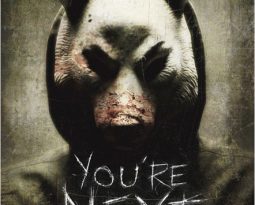 Critique : You’re next de Adam Wingard avec Sharni Vinson, Nick Tucci, Wendy Glenn