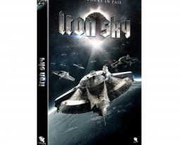 DVD : Iron Sky de Timo Vuorensola avec Julia Dietze, Götz Otto, Christopher Kirby