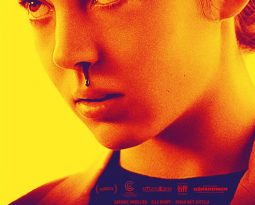 Critique du film Grave de Julia Ducournau avec Garance Marillier, Ella Rumpf, Rabah Naït Oufella